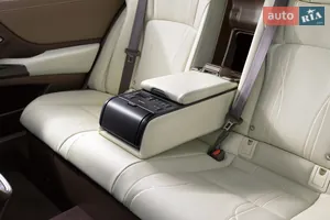 Центральные передний и задний подлокотники